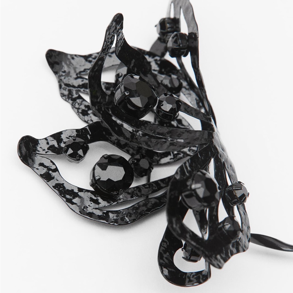 Zara limited edition floral brooch you cannot miss - Picture 2 of 4